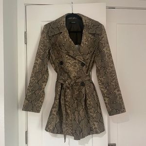 Tahari Snakeskin Print Coat Size S/M